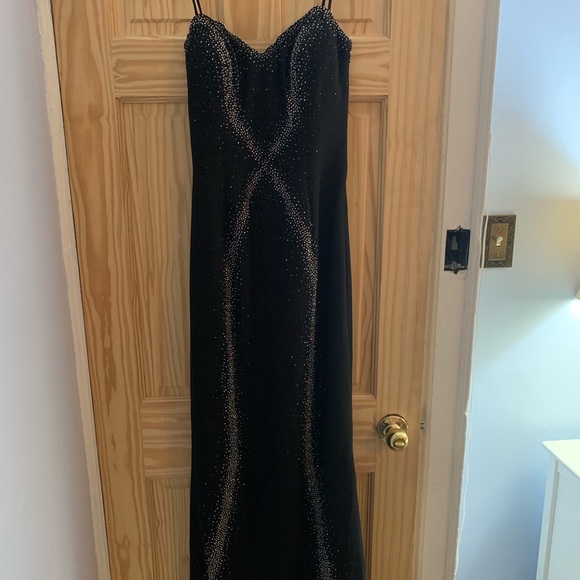 Ankle length beaded gown - Picture 4 of 4